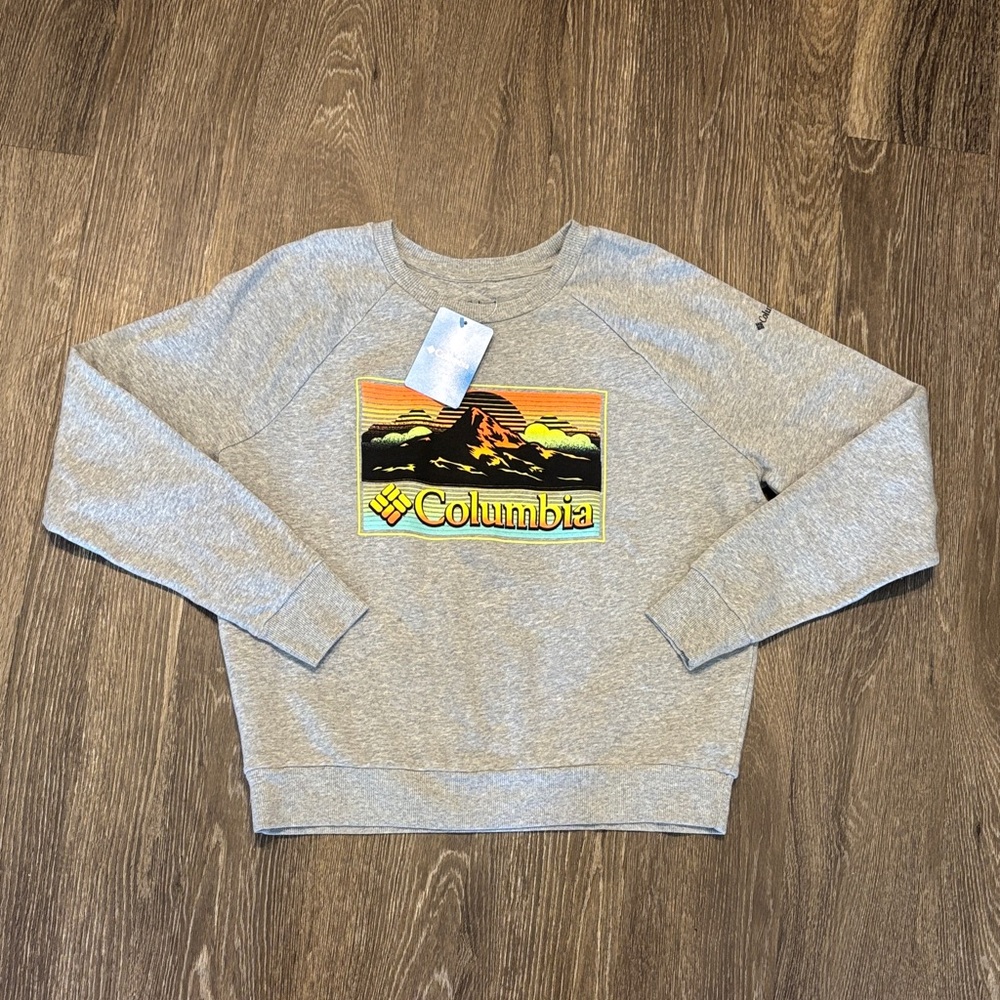 Columbia Gray Crewneck Sweatshirt with Colorful Mountain Patch